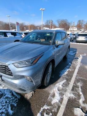 2022 Toyota Highlander Platinum