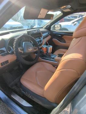 2022 Toyota Highlander Platinum