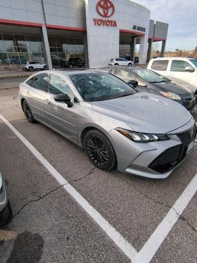 2021 Toyota Avalon Hybrid XSE
