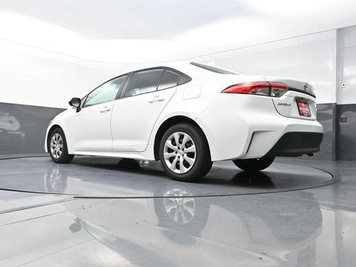 Ice Cap 2024 Toyota Corolla LE