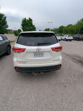 Blizzard Pearl 2018 Toyota Highlander SE