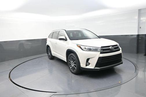 Blizzard Pearl 2018 Toyota Highlander SE