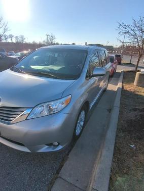 2015 Toyota Sienna XLE