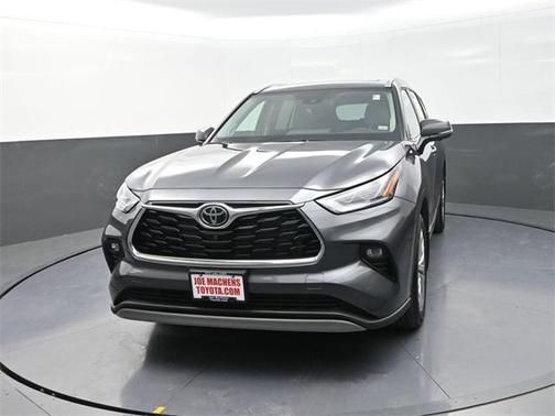 2025 Toyota Highlander Platinum