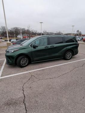 2026 Toyota Sienna LE