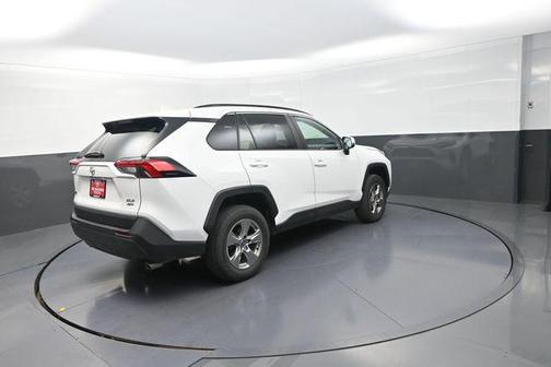 Ice Cap 2025 Toyota RAV4 XLE