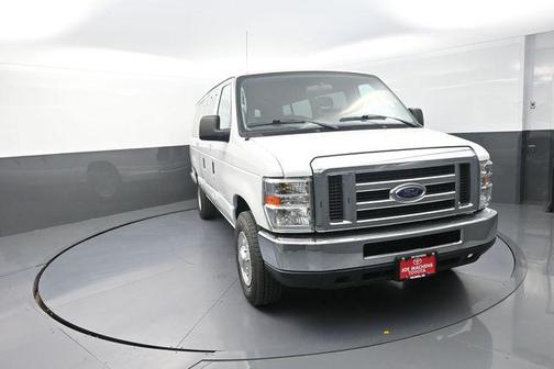 Oxford White 2010 Ford E350 Super Duty XLT