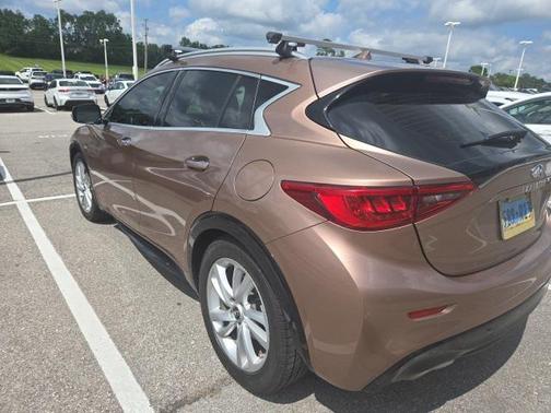 2018 INFINITI QX30 Premium