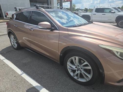 2018 INFINITI QX30 Premium