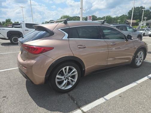 2018 INFINITI QX30 Premium