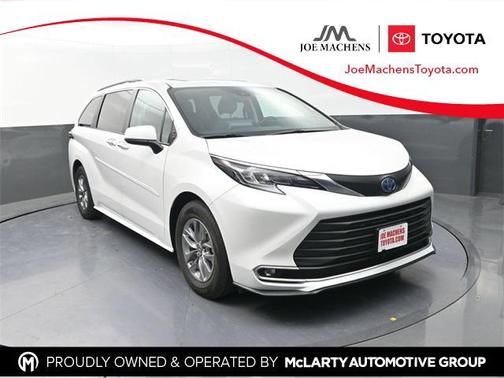 2024 Toyota Sienna XLE