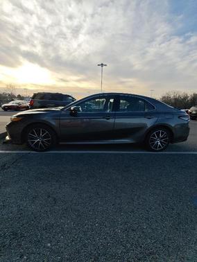 2023 Toyota Camry Hybrid XLE