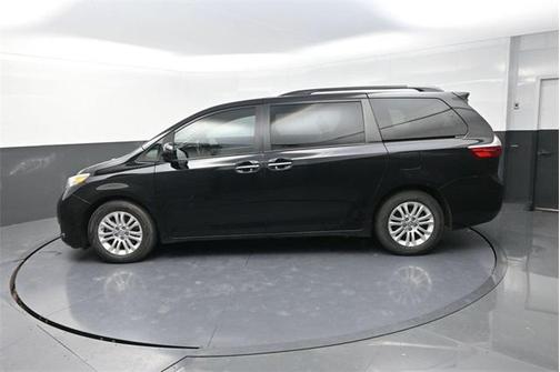 2016 Toyota Sienna XLE