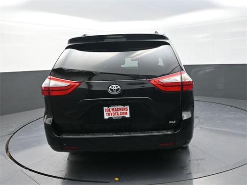2016 Toyota Sienna XLE