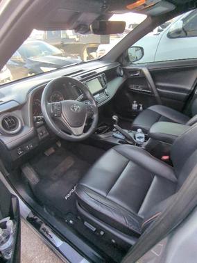 2017 Toyota RAV4 SE