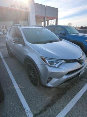 2017 Toyota RAV4 SE