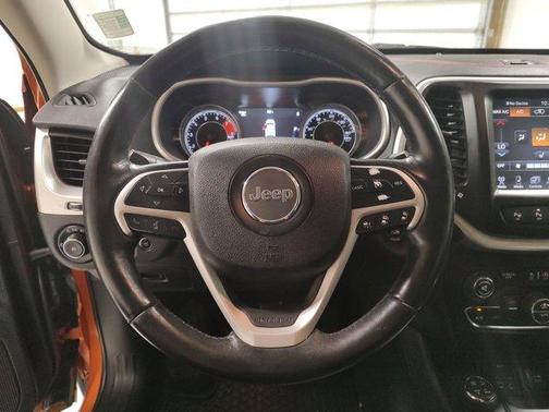 Mango Tango Pearlcoat 2016 Jeep Cherokee Trailhawk