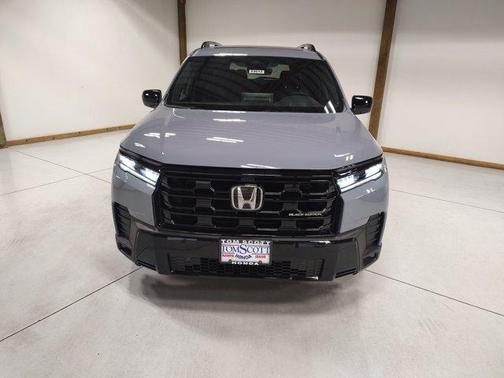 Sonic Gray Pearl 2026 Honda Pilot Black Edition