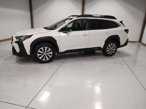 Crystal White Pearl 2025 Subaru Outback Premium