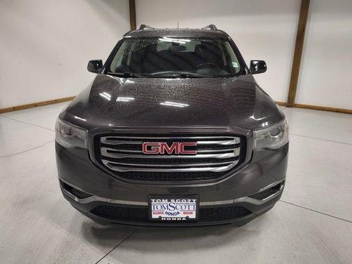 2017 GMC Acadia SLE-2
