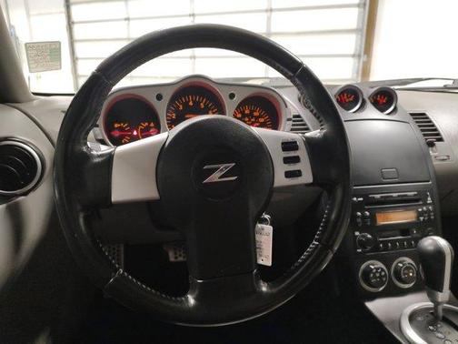 White 2004 Nissan 350Z Touring
