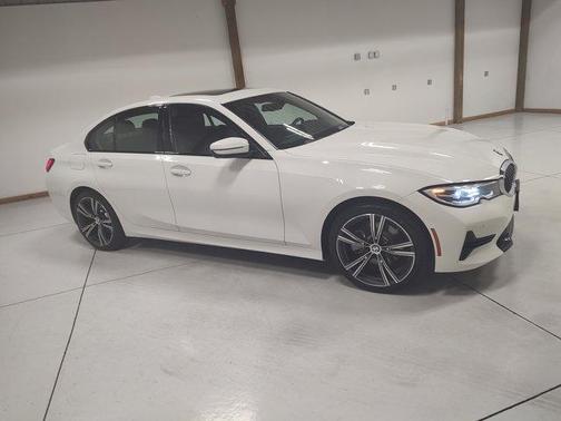 2022 BMW 330 i xDrive