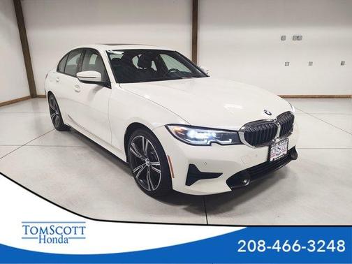 2022 BMW 330 i xDrive