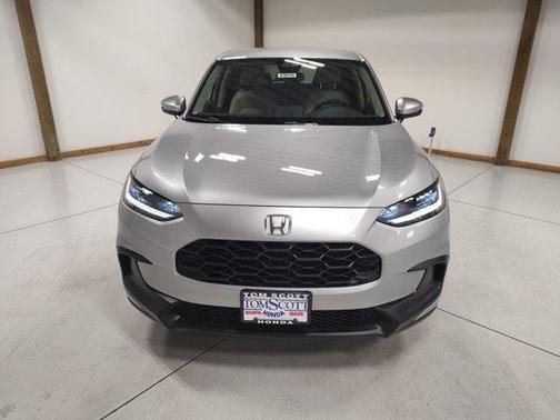 Solar Silver Metallic 2027 Honda HR-V LX