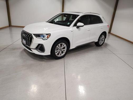 2025 Audi Q3 45 S line Premium