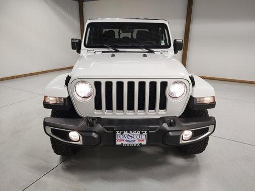 2023 Jeep Gladiator Overland