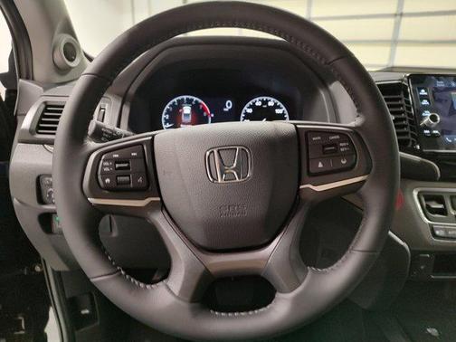 Crystal Black Pearl 2026 Honda Ridgeline RTL