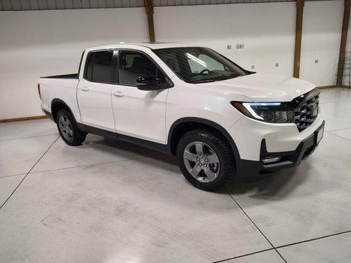 Platinum White Pearl 2025 Honda Ridgeline TrailSport