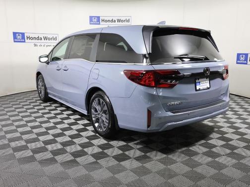 Sonic Gray Pearl 2026 Honda Odyssey Touring