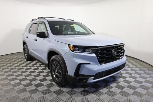 Sonic Gray Pearl 2024 Honda Pilot TrailSport