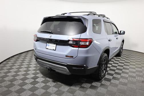 Sonic Gray Pearl 2024 Honda Pilot TrailSport