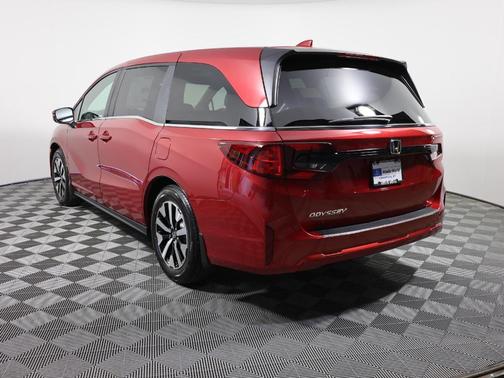 Radiant Red Metallic II 2026 Honda Odyssey EX-L