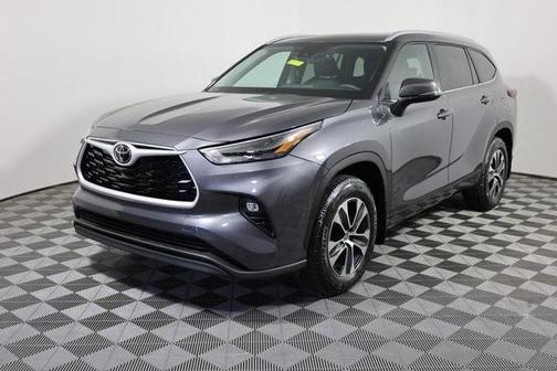 2025 Toyota Highlander LE