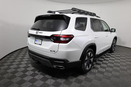 Platinum White Pearl 2026 Honda Pilot Elite