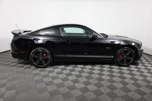 Black 2013 Ford Mustang GT Premium