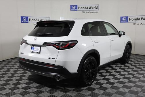 Platinum White Pearl 2026 Honda HR-V Sport