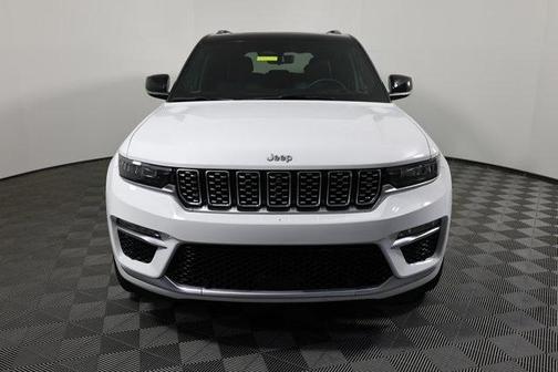 2022 Jeep Grand Cherokee Summit