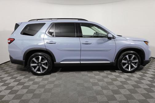 Sonic Gray Pearl 2024 Honda Pilot Touring