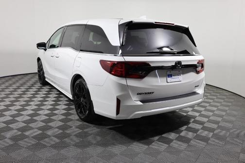 Platinum White Pearl 2026 Honda Odyssey Sport-L