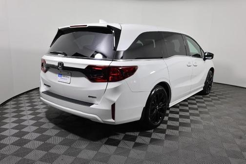 Platinum White Pearl 2026 Honda Odyssey Sport-L