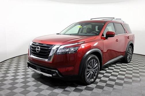 2022 Nissan Pathfinder SL