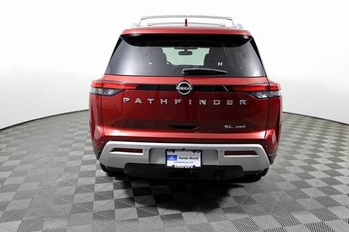2022 Nissan Pathfinder SL