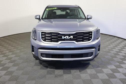 Everlasting Silver 2023 Kia Telluride SX-P