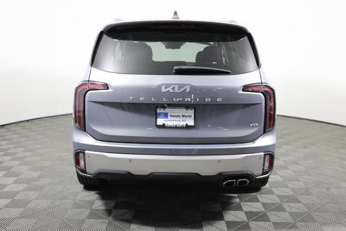 Everlasting Silver 2023 Kia Telluride SX-P