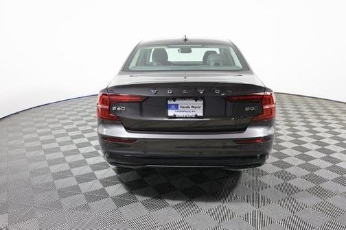 2024 Volvo S60 B5 Plus Dark Theme