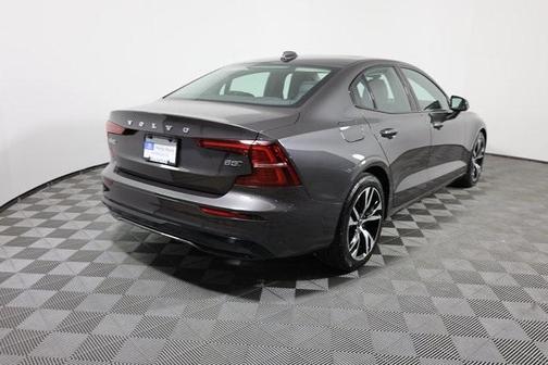 2024 Volvo S60 B5 Plus Dark Theme